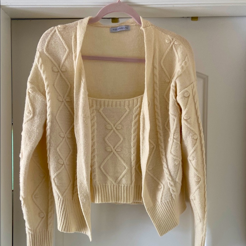 Stunning Cream Cable Knit Sweater Set in size M